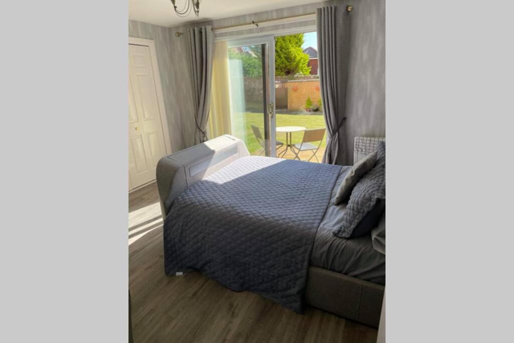 Largs Sea Front, Modern Apartment Экстерьер фото