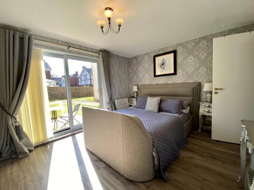 Largs Sea Front, Modern Apartment Экстерьер фото