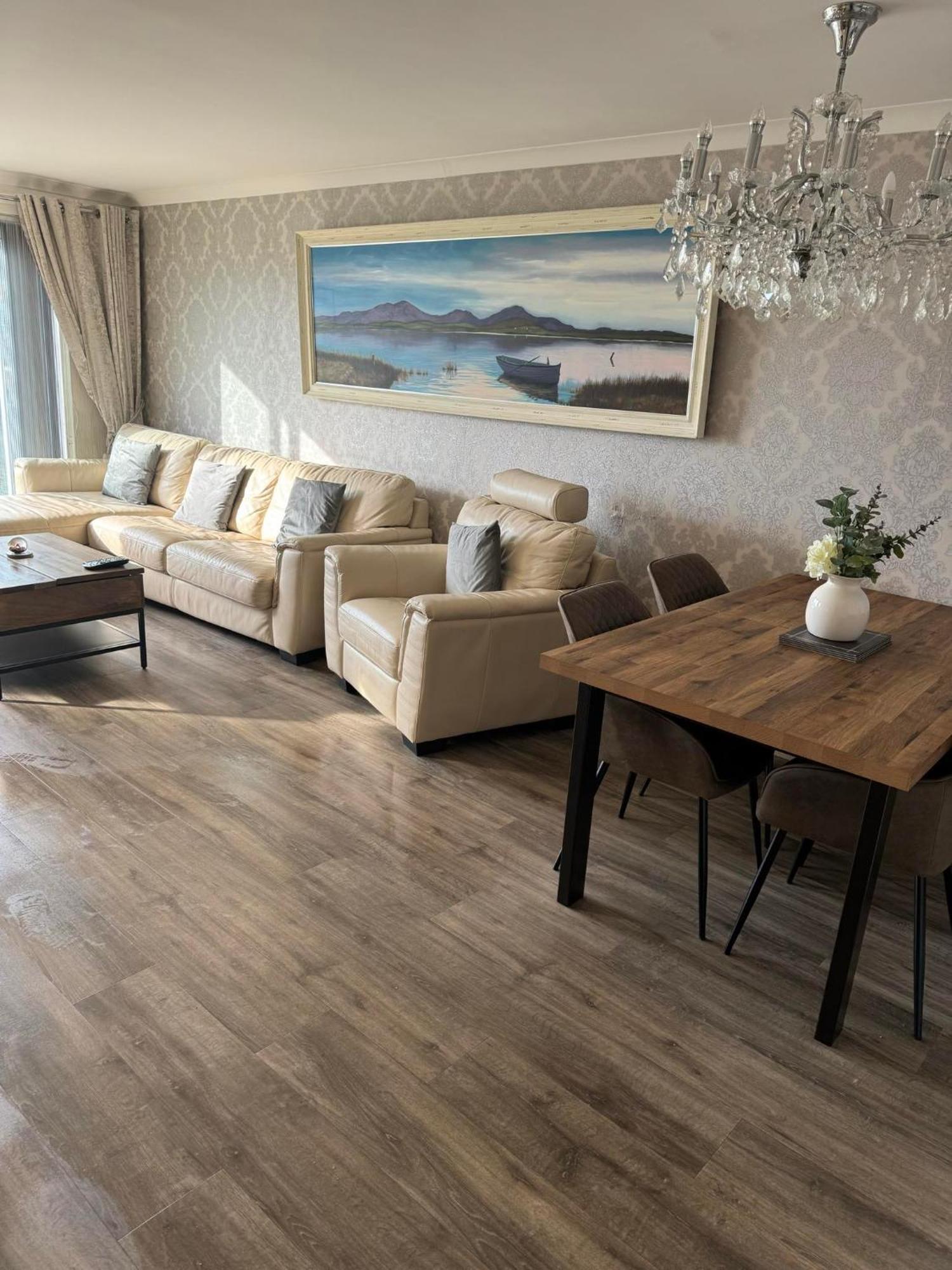 Largs Sea Front, Modern Apartment Номер фото